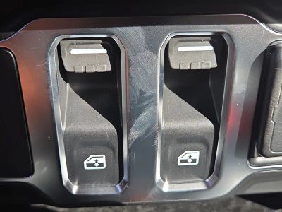 2026 Jeep Wrangler — photo 25 view