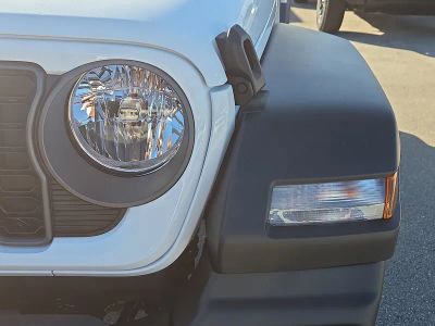 2026 Jeep Wrangler — photo 10 view