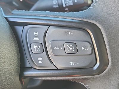 2026 Jeep Wrangler — photo 27 view