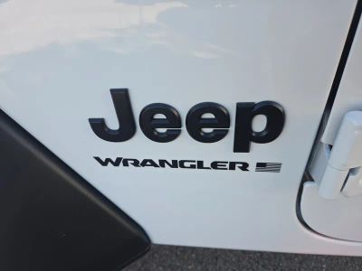 2026 Jeep Wrangler — photo 14 view