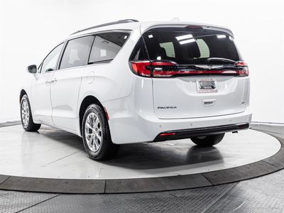 2022 Chrysler Pacifica - Photo 8