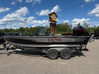 2026 Lund 2075 IMPACT XS Z20IX in BLK/ SILVER/ RED — front three-quarter view