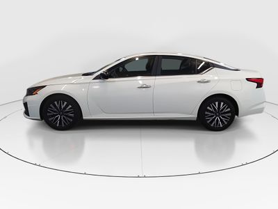 2025 Nissan Altima - Photo 4
