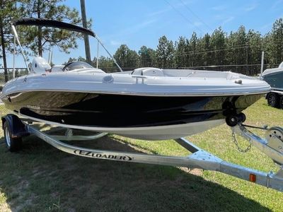 2026 Stingray 182SC — rear three-quarter view
