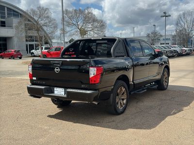 2024 Nissan TITAN — photo 7 view