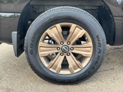2024 Nissan TITAN — photo 10 view