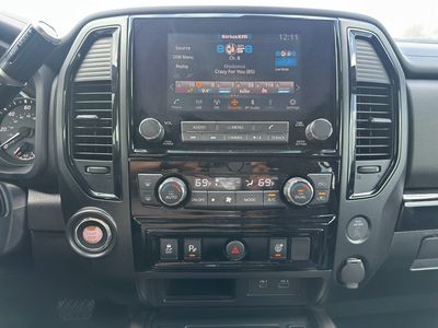 2024 Nissan TITAN — photo 15 view