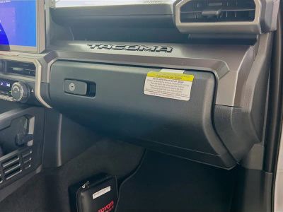 2025 Toyota Tacoma — photo 30 view