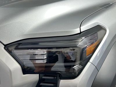 2025 Toyota Tacoma — photo 9 view