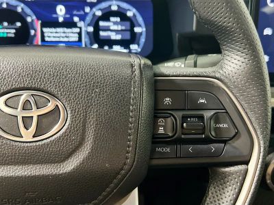 2025 Toyota Tacoma — photo 17 view