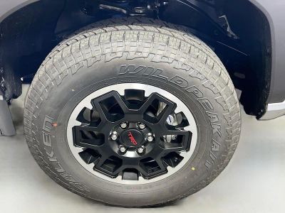 2025 Toyota Tacoma — photo 11 view