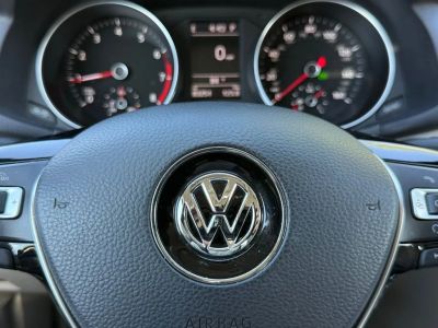 2017 Volkswagen Passat - Photo 25