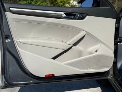 2017 Volkswagen Passat - Photo 18