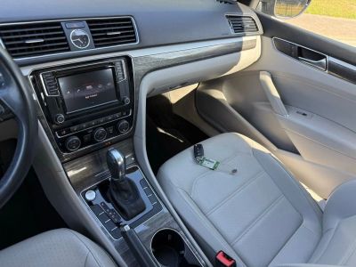 2017 Volkswagen Passat - Photo 30