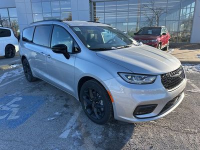 2026 Chrysler Pacifica — side profile view