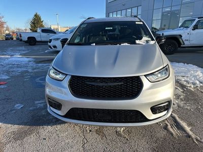 2026 Chrysler Pacifica — photo 8 view