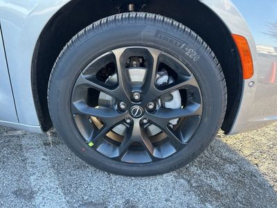 2026 Chrysler Pacifica — photo 13 view