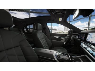 2026 BMW 7 Series - Photo 9