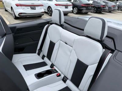2025 BMW M4 Competition - Photo 24