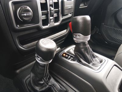 2023 Jeep Gladiator - Photo 23