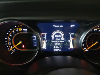 2023 Jeep Gladiator - Photo 11