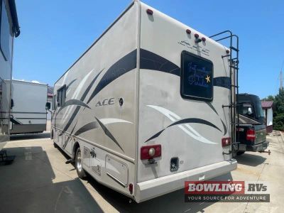 2014 ACE 27 1 — rear three-quarter view