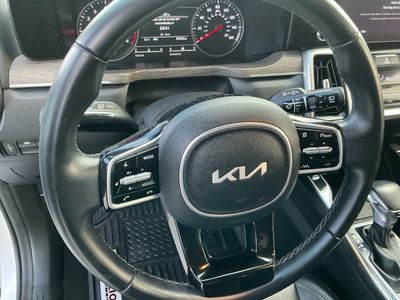 2022 Kia Sorento — photo 13 view