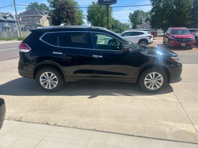 2015 Nissan Rogue — detail view