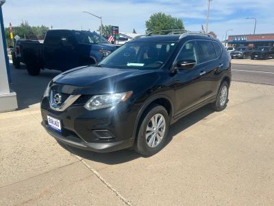 2015 Nissan Rogue — side profile view