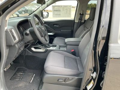 2026 Nissan Frontier — photo 9 view