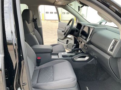 2026 Nissan Frontier — photo 15 view