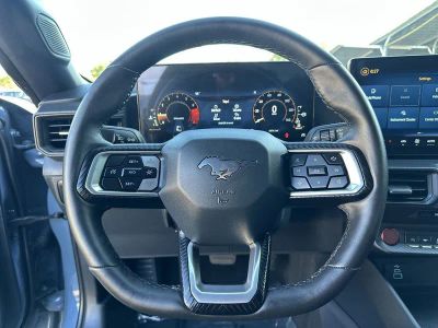2025 Ford Mustang — photo 11 view