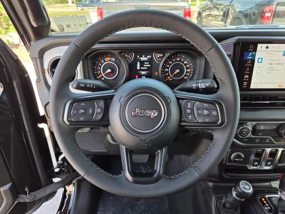 2026 Jeep Wrangler — photo 17 view