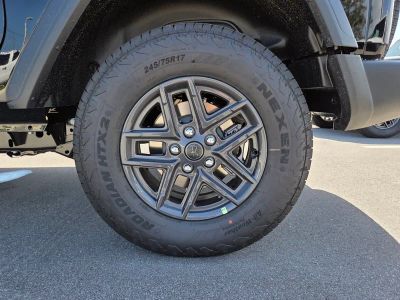 2026 Jeep Wrangler — photo 11 view