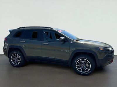 2020 Jeep Cherokee Trailhawk 4x4 in Olive Green Pearlcoat — front three-quarter view