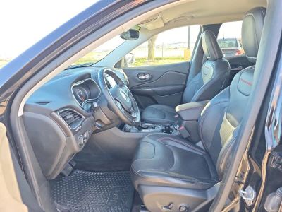 2019 Jeep Cherokee — photo 9 view