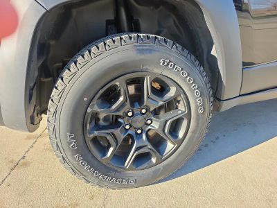 2019 Jeep Cherokee — photo 16 view