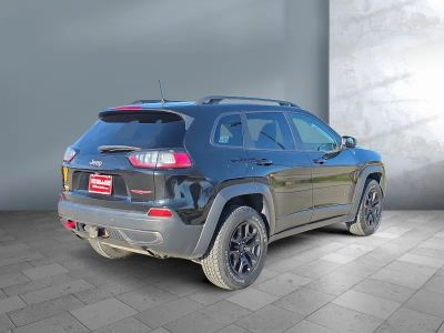 2019 Jeep Cherokee — engine compartment view