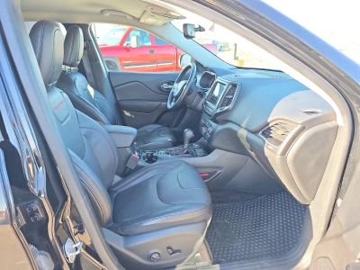 2019 Jeep Cherokee — photo 15 view