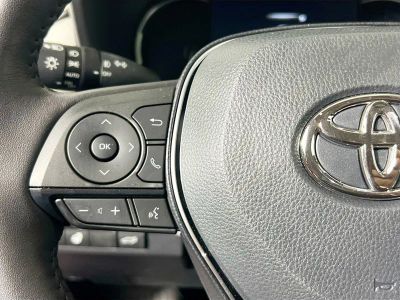 2025 Toyota RAV4 — photo 16 view
