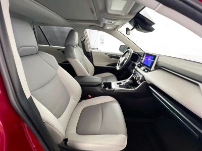 2025 Toyota RAV4 — photo 27 view
