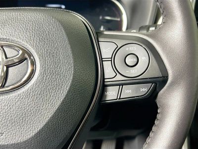 2025 Toyota RAV4 — photo 17 view