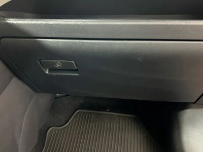 2025 Toyota RAV4 — photo 31 view