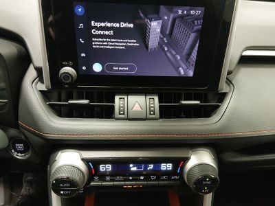 2024 Toyota RAV4 - Photo 17
