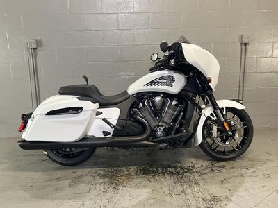 2025 Indian Motorcycle Chieftain PowerPlus Dark Horse w/PowerBand Audio Ghost White Metallic Smok - Photo 10