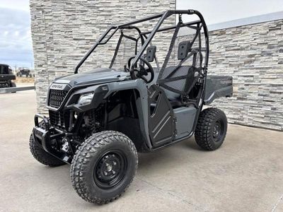 2025 Honda Pioneer 520 - Photo 2