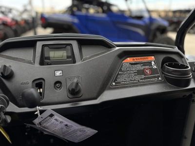 2025 Honda Pioneer 520 - Photo 10