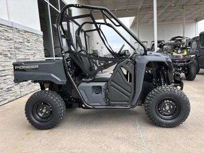 2025 Honda Pioneer 520 - Photo 8