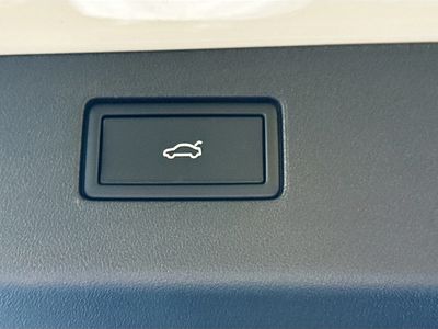 2026 Volkswagen Tiguan — photo 13 view