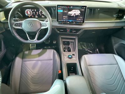 2026 Volkswagen Tiguan — photo 16 view